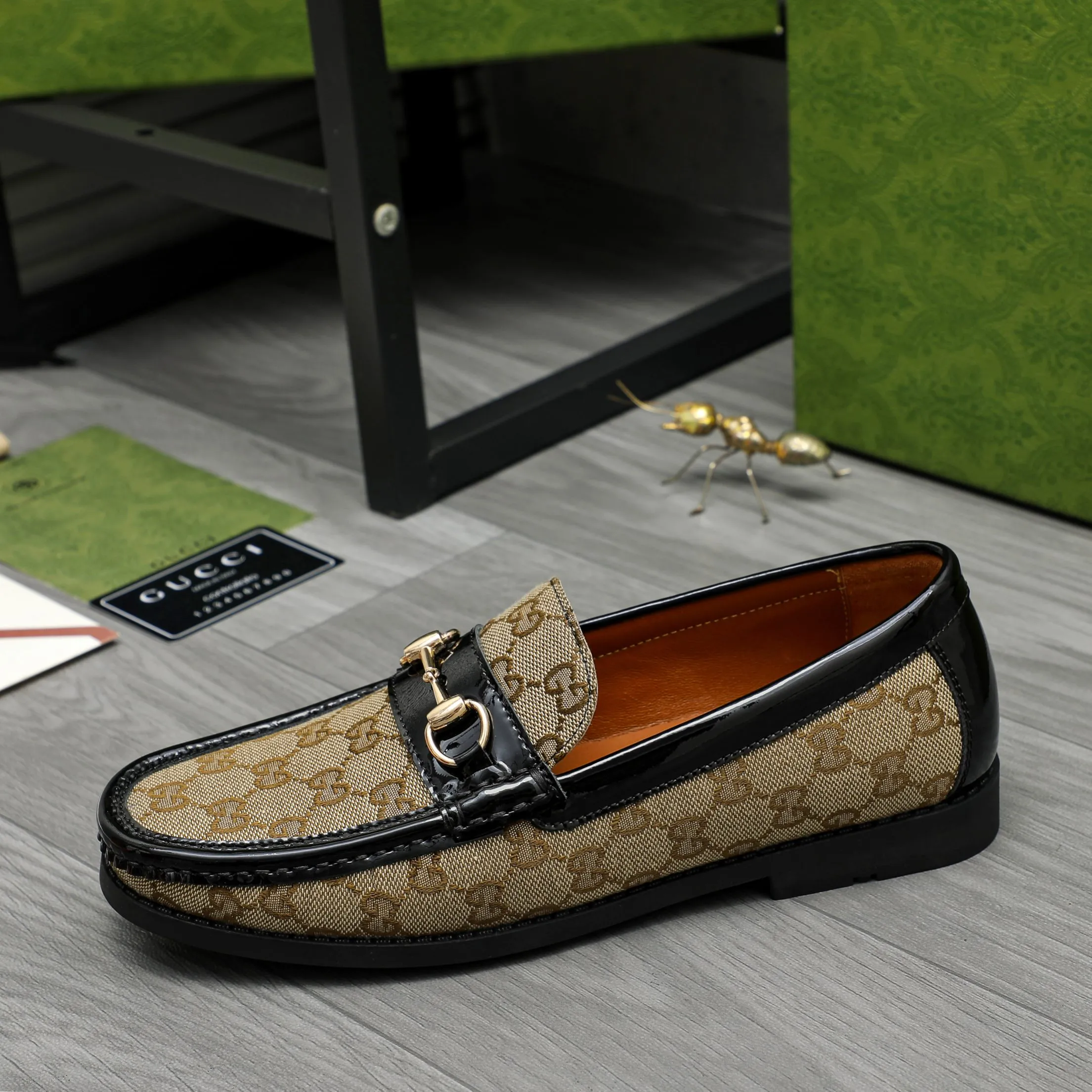 Men's shoes 💰400 Product trademark: GUCCI "Gucci" casual slip-on shoes Regular size: 38-45 (45 is custom-made and non-returnable) Product materials: Selected webbing breathable upper, cowhide lining, rubber outsole